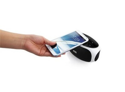 靠一靠即可完成配对 卡洛尔蓝牙音箱的触控创新体验